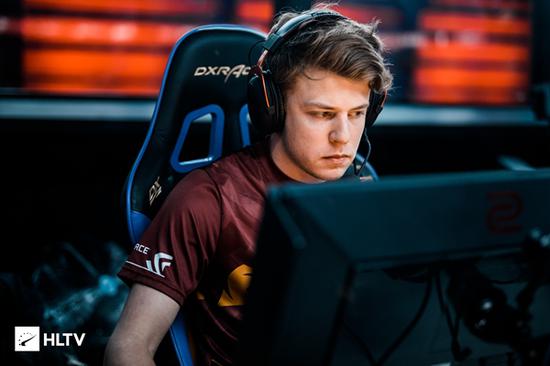 Astralis 被 GamerLegion 淘汰， Spirit 击败 Liquid — IEM Katowice 2025 小组赛