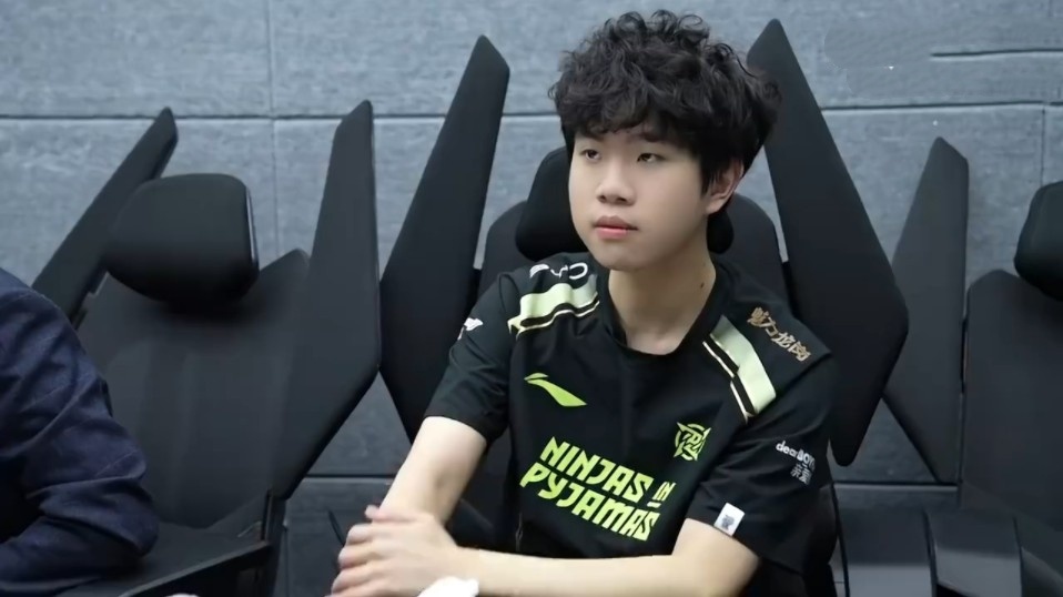 Team WE vs LNG数据前瞻：FoFo面对Scout能否打出优秀表现是关键因素